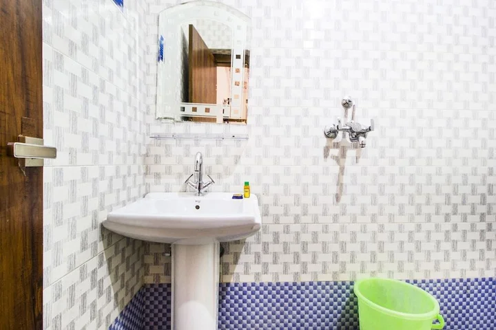 Джайпур: FabExpress White Palace