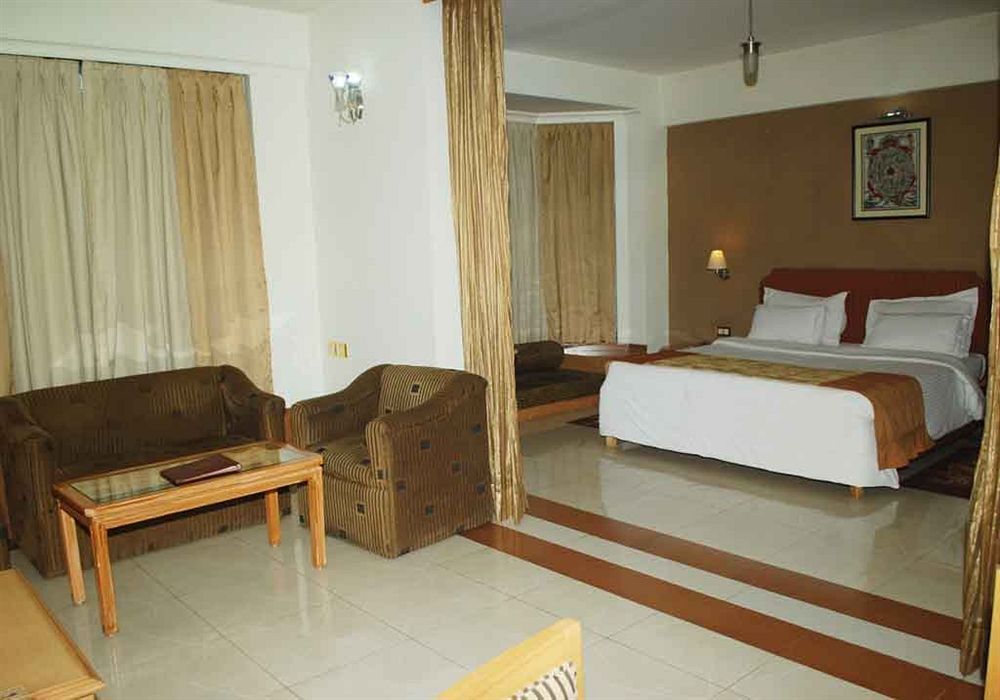 Нью-Дели: Dee Marks Hotel and Resorts