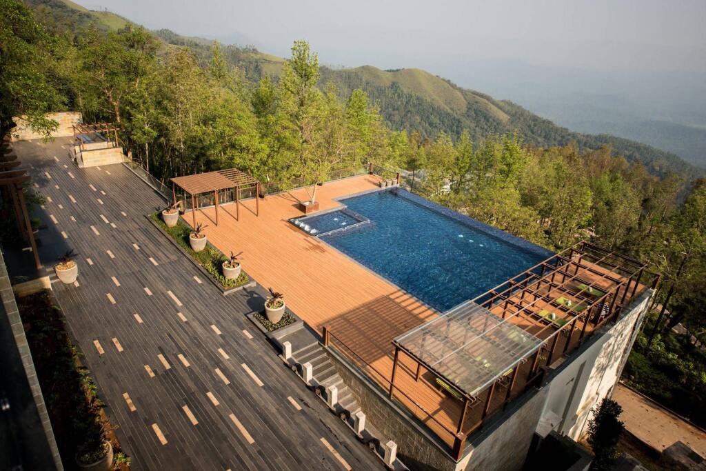 Чаннагонданахолли: Trivik Hotels & Resorts, Chikmagalur