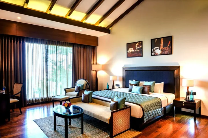 Чаннагонданахолли: Trivik Hotels & Resorts, Chikmagalur