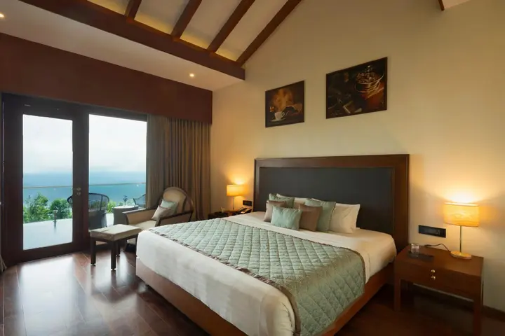 Чаннагонданахолли: Trivik Hotels & Resorts, Chikmagalur