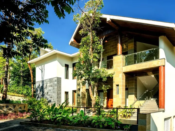 Чаннагонданахолли: Trivik Hotels & Resorts, Chikmagalur