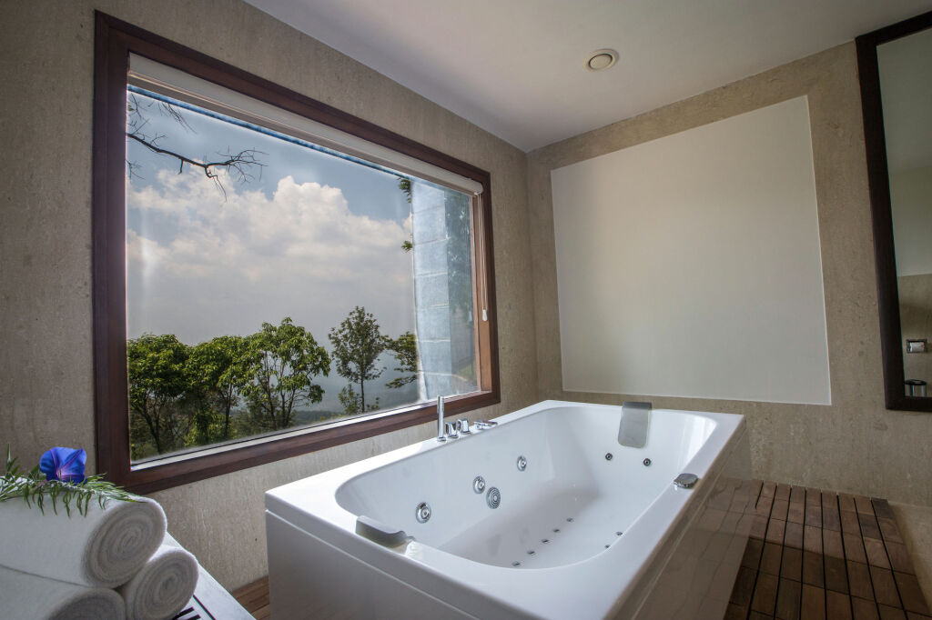 Чаннагонданахолли: Trivik Hotels & Resorts, Chikmagalur