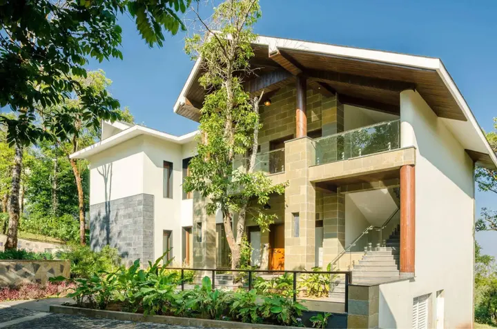 Чаннагонданахолли: Trivik Hotels & Resorts, Chikmagalur