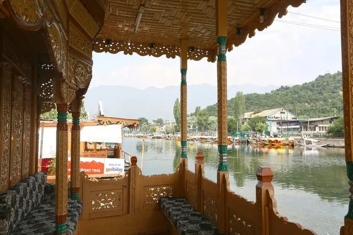 Шринагар: Ritz HouseBoat Srinagar