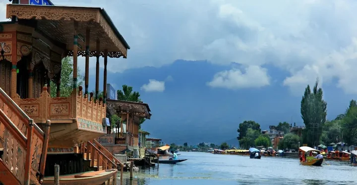 Шринагар: Ritz HouseBoat Srinagar