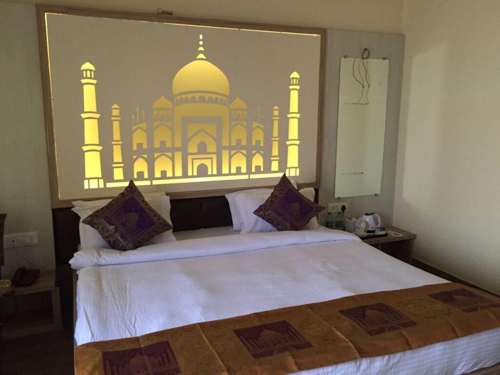 Dwivedi Hotels Sri Omkar Palace — фото 5