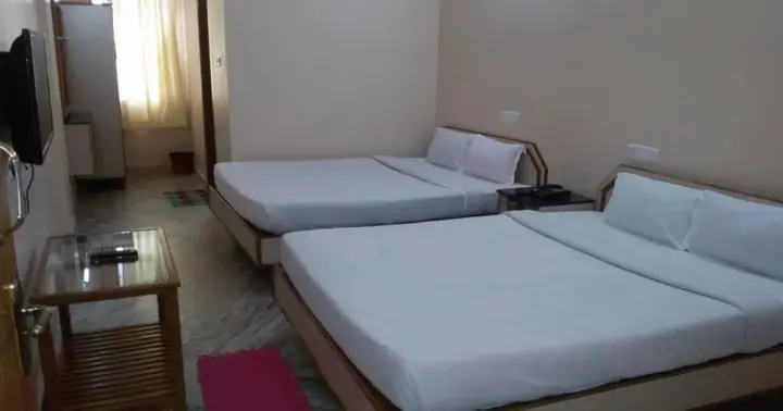 Валпарай: Hotel Saravana Grand