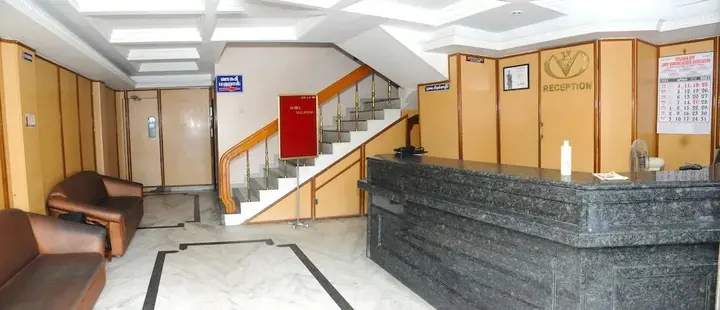 Карур: Hotel Valluvar