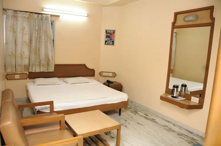 Карур: Hotel Valluvar