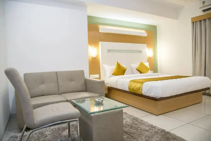 Сурат: Hotel Orange International