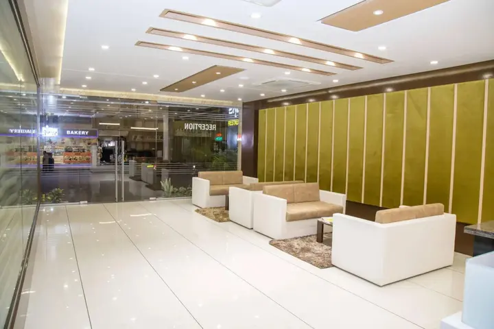 Сурат: Hotel Orange International
