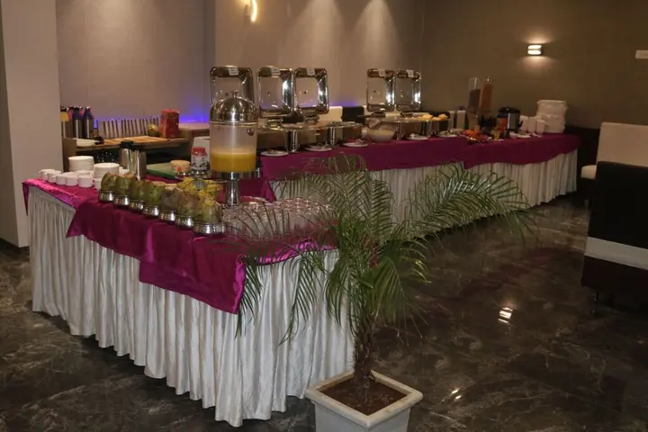 Сурат: Hotel Orange International
