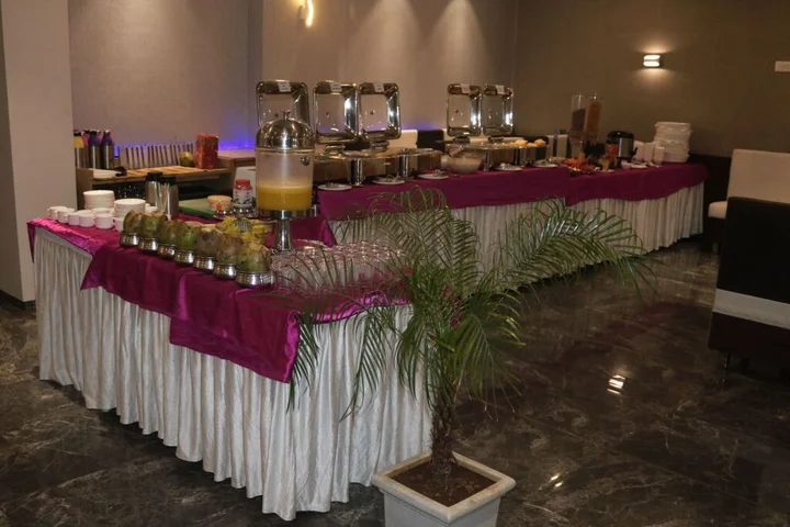 Сурат: Hotel Orange International