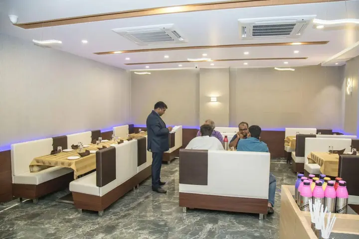 Сурат: Hotel Orange International