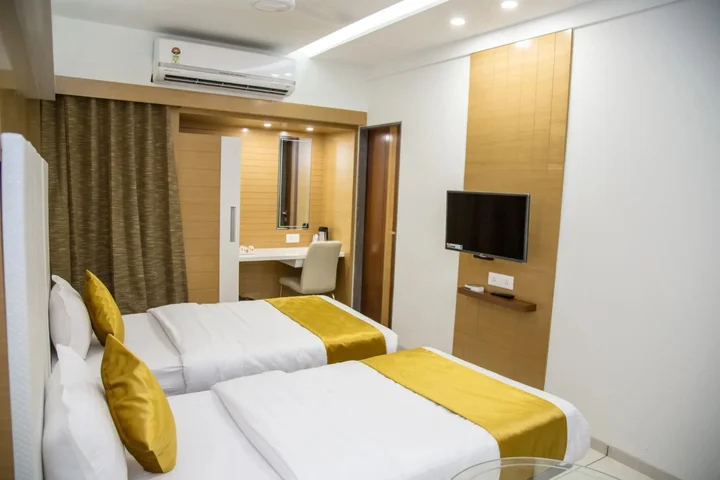 Сурат: Hotel Orange International