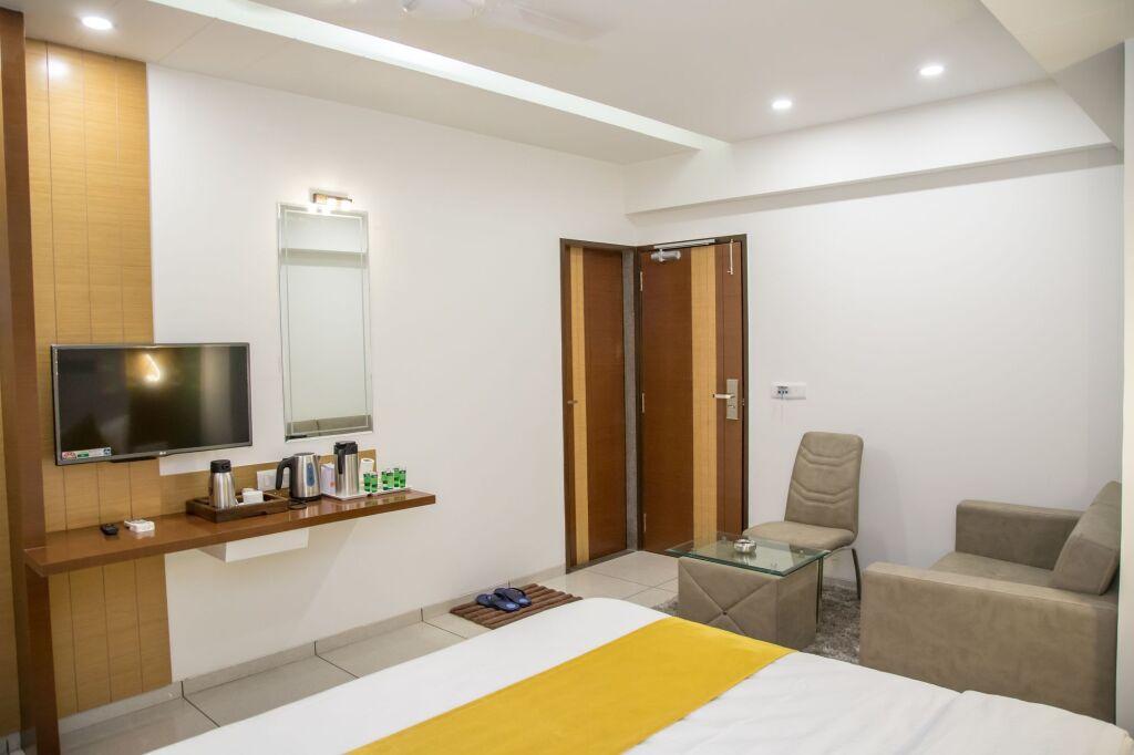 Сурат: Hotel Orange International