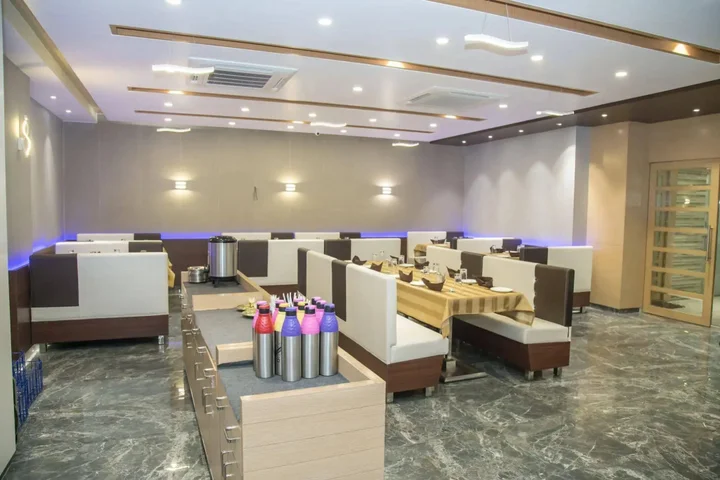 Сурат: Hotel Orange International