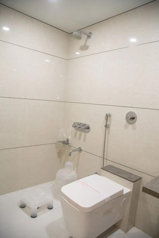 Сурат: Hotel Orange International