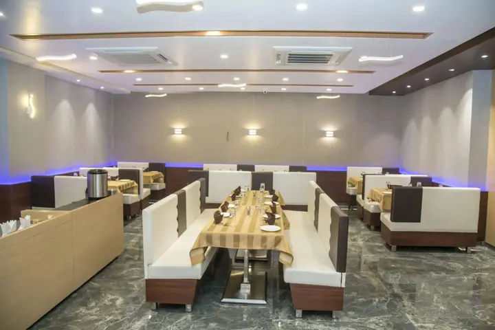 Сурат: Hotel Orange International