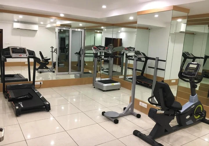 Сурат: Hotel Orange International