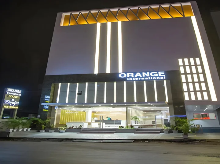 Сурат: Hotel Orange International
