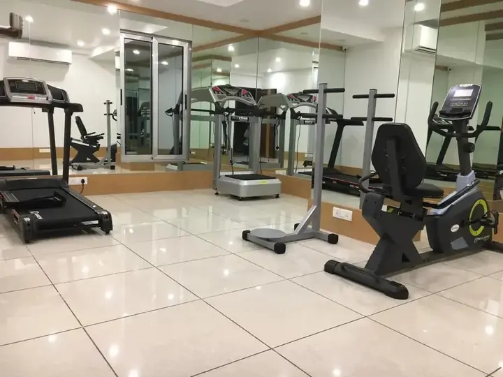 Сурат: Hotel Orange International
