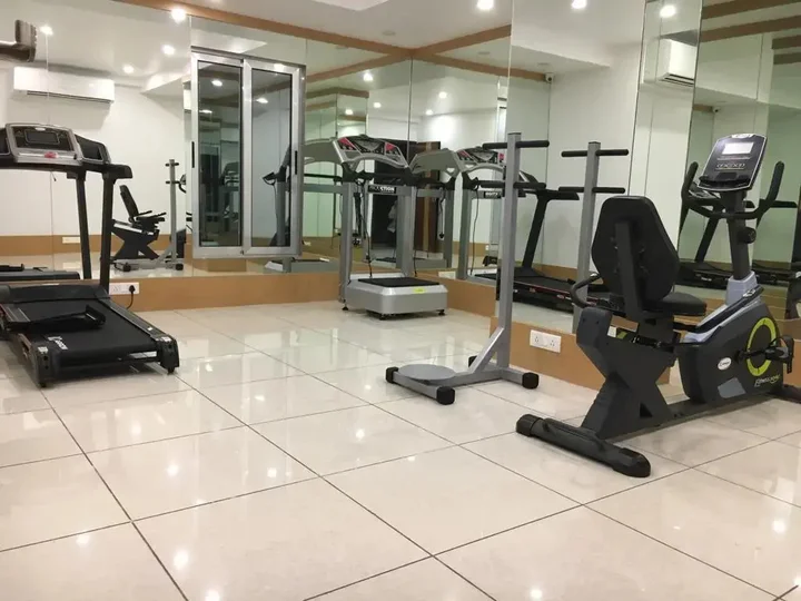 Сурат: Hotel Orange International