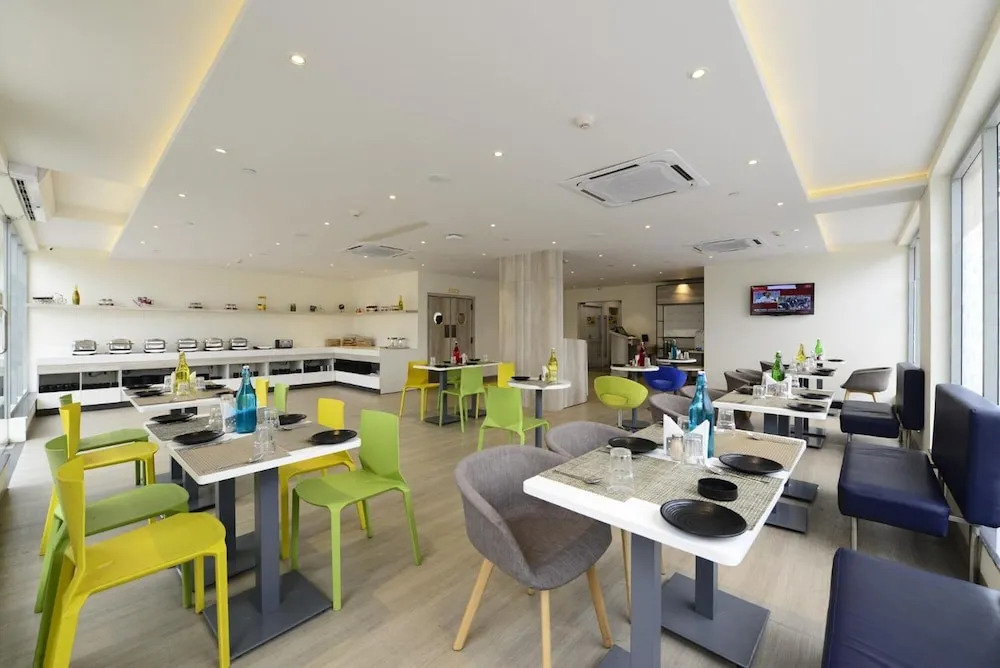 Лакхнау: FORMULE1 Lucknow Gomti Nagar (opening December 2016)