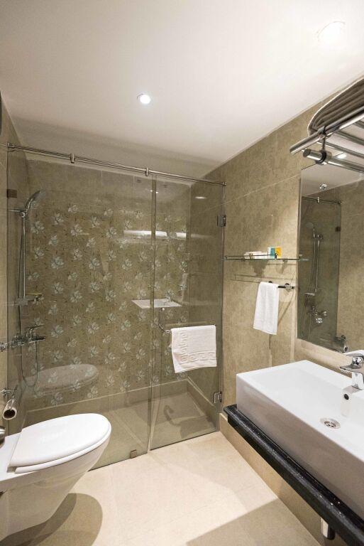 Колката: Regenta Inn Larica