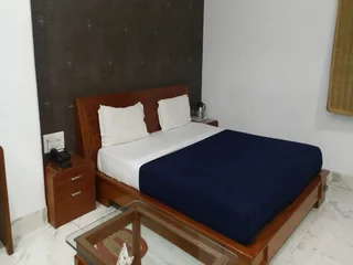 Сатна: Richie Rich Royal Inn