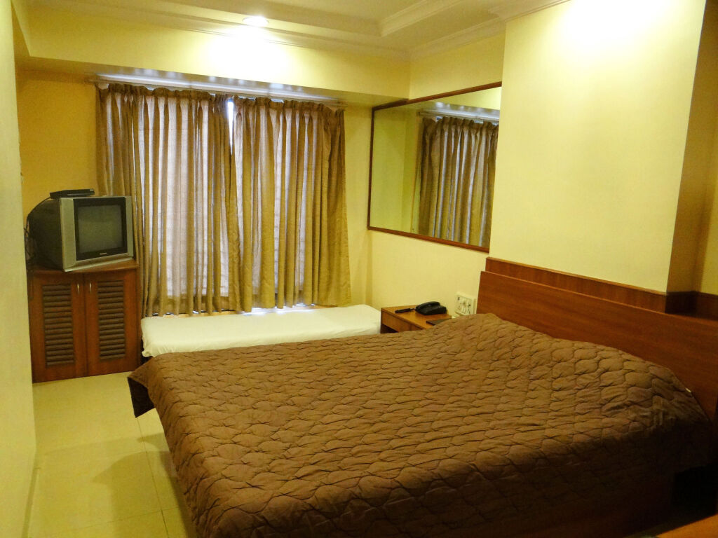 Мумбаи: Hotel Lucky Goregaon