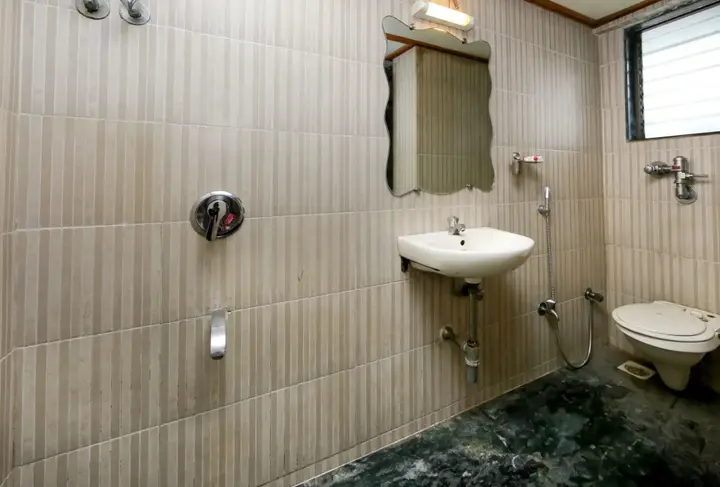 Мумбаи: Hotel Lucky Goregaon