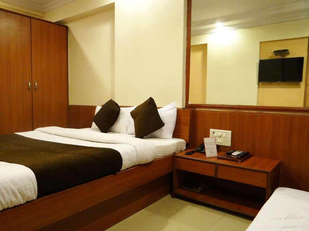 Hotel Lucky Goregaon — фото 2