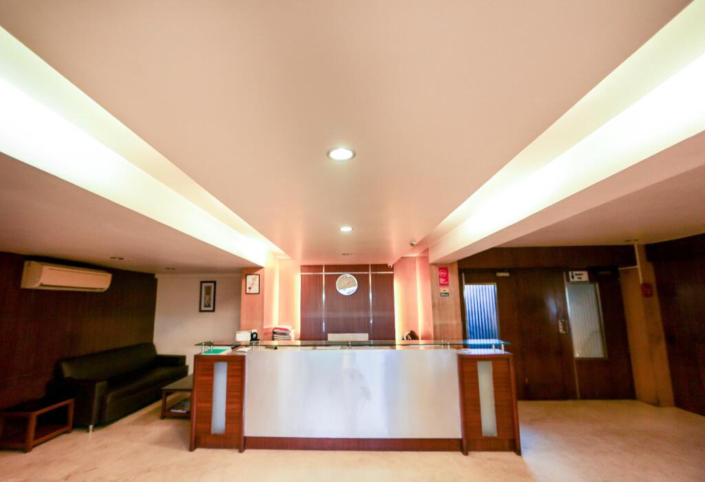 Мумбаи: Hotel Lucky Goregaon