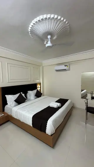 Удджайн: Neha Palace