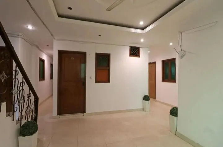 Нью-Дели: Hotel Sehrawat Inn