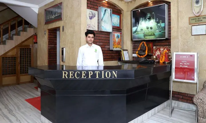Катра: Treebo Bali Palace Vaishno Devi