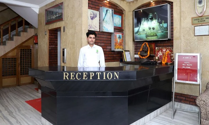 Катра: Treebo Bali Palace Vaishno Devi