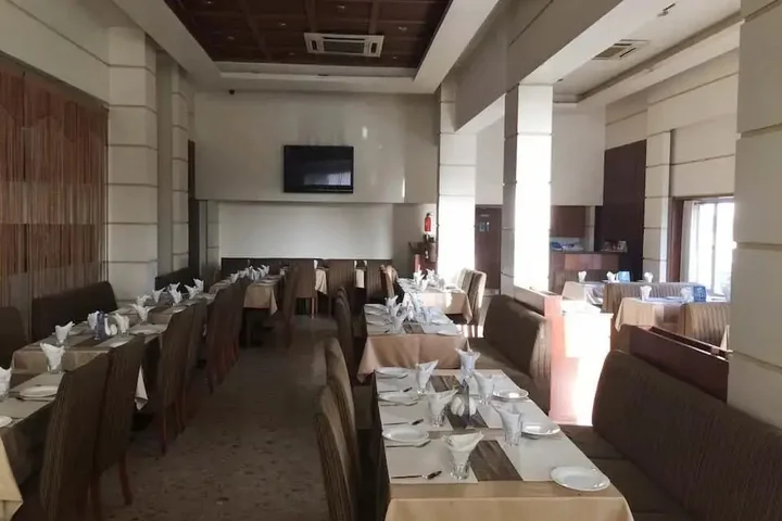 Бхудж: Hotel Ilark