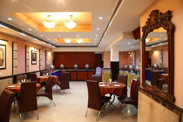 Нью-Дели: FabHotel Conclave Executive