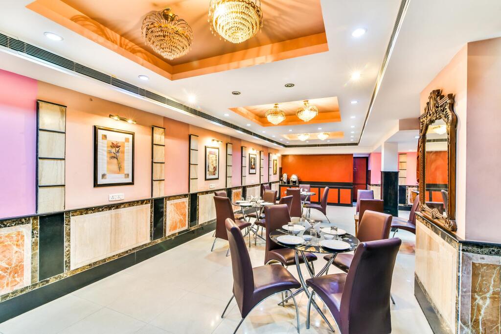 Нью-Дели: FabHotel Conclave Executive