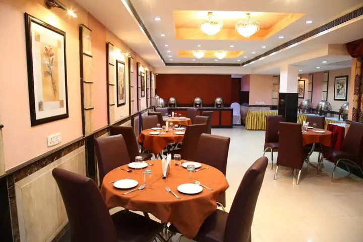 Нью-Дели: FabHotel Conclave Executive