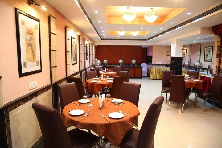 Нью-Дели: FabHotel Conclave Executive