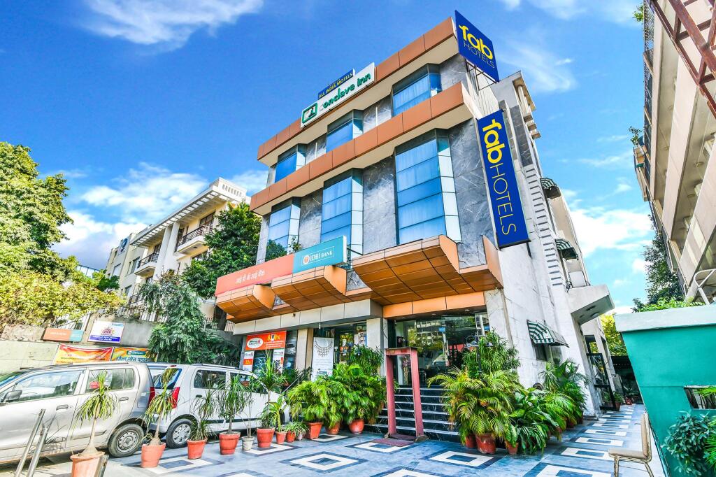 Нью-Дели: FabHotel Conclave Executive