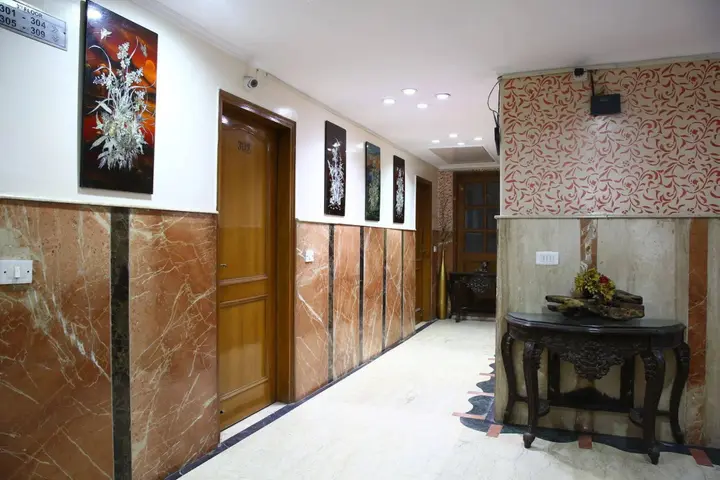 Нью-Дели: FabHotel Conclave Executive