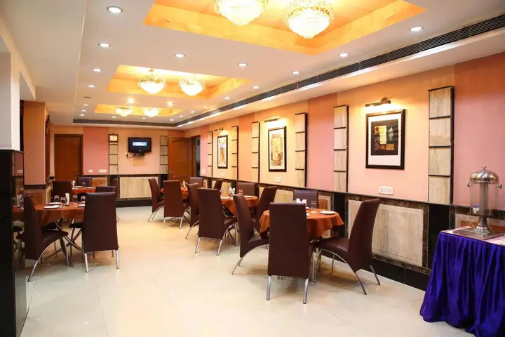 Нью-Дели: FabHotel Conclave Executive