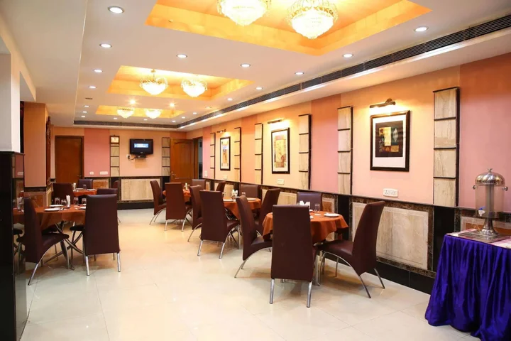 Нью-Дели: FabHotel Conclave Executive