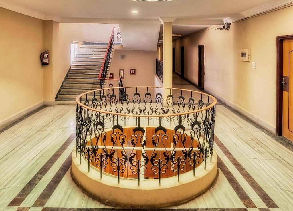 Hotel Empire Gandhidham — фото 2