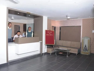Раджкот: Hotel Stay Inn Avezika Comfort